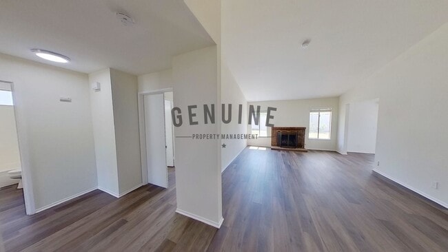 Building Photo - Coming Soon: 3Bd 2Ba Home in Lake Forest