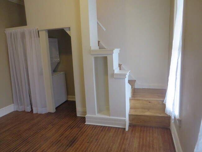 Building Photo - 1229 Swinney Ave
