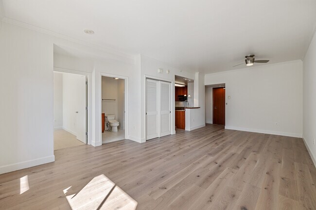 Building Photo - 246 2nd St