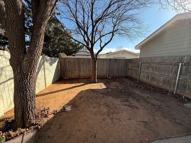 Building Photo - 4 Bed Brick Home! Zia School District! - Pets Welcome!!!