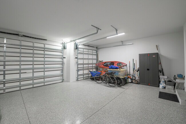 Building Photo - 2322 NW 39th Ave