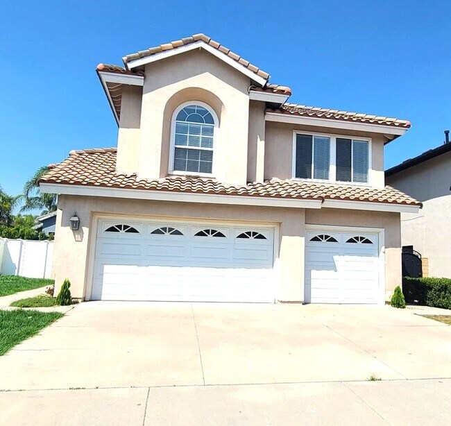 Primary Photo - Single Family House - 4 Bedrooms + 2.5 Bat...