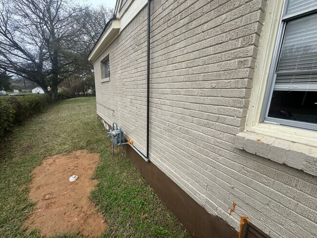 Building Photo - 1895 S Lauderdale St