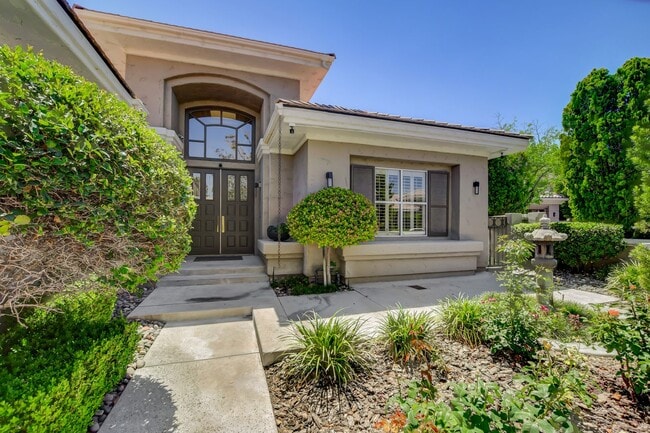 Building Photo - Single Story in Country Club Hills!
