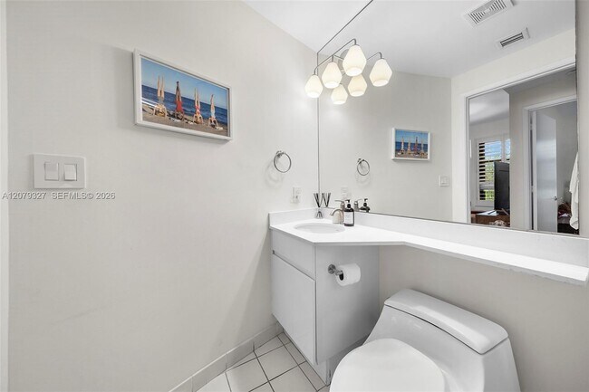 Building Photo - 717 Crandon Blvd