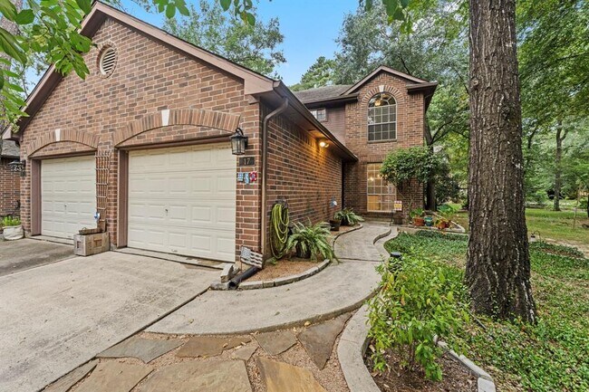 Primary Photo - 17 E Willowood Ct