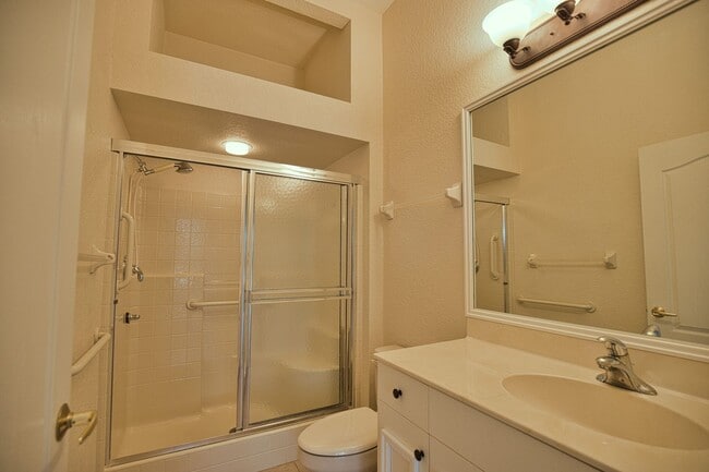 Building Photo - Annual Unfurnished Villa, 2 Bedrooms, 2 Ba...