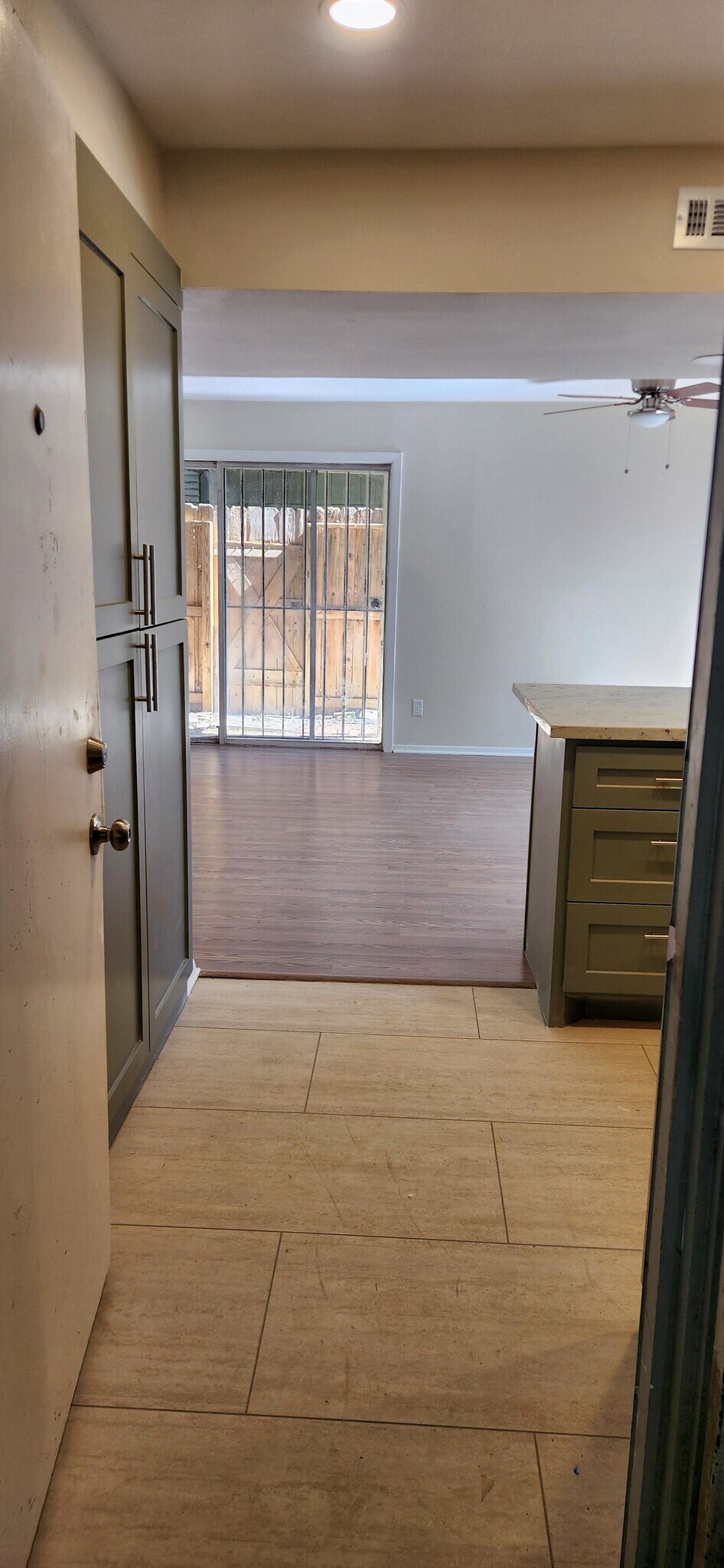 Building Photo - 909 Silber Rd