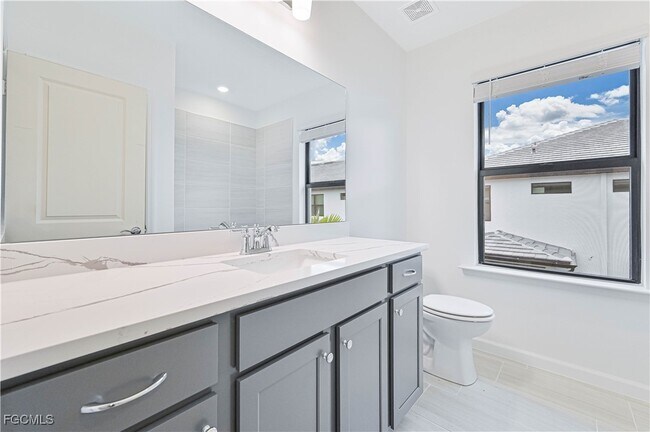 Building Photo - 13011 Luminary Wy
