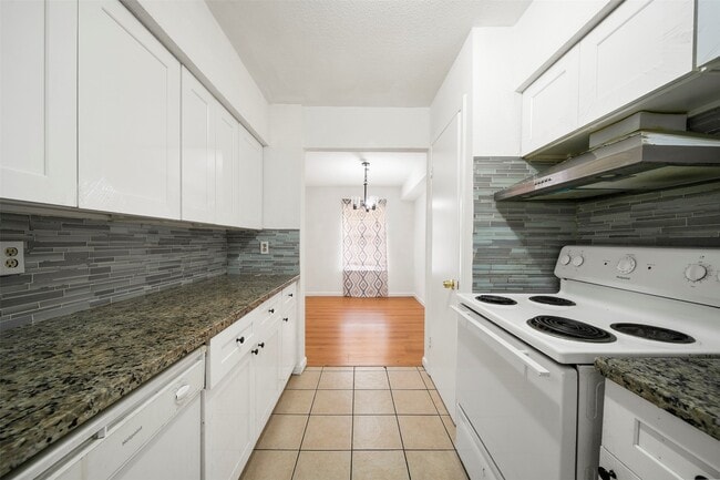 Building Photo - 6201 Ranchester Dr