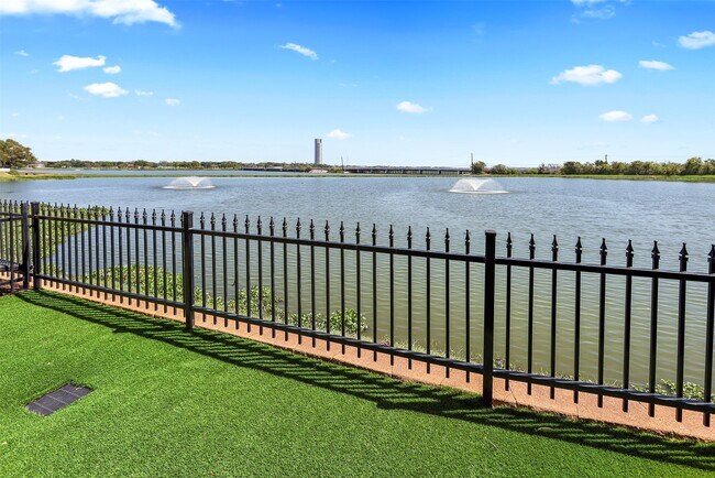 Building Photo - 17 Armand Shore Dr