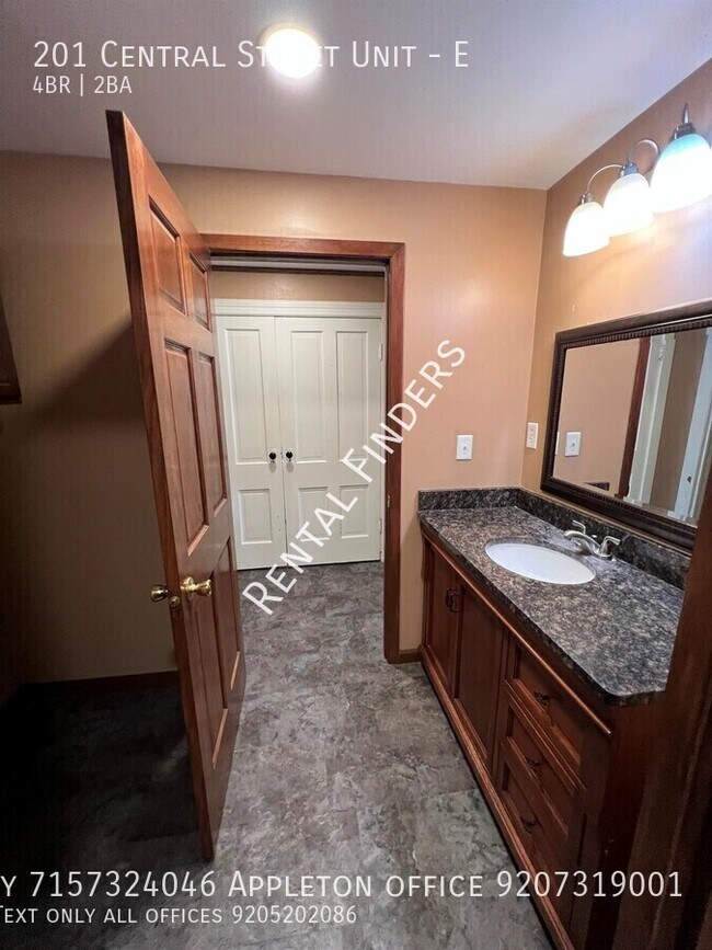 Building Photo - 201 Central St