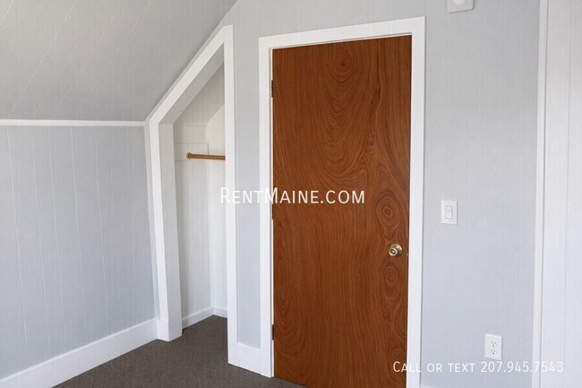 Building Photo - 11 Somerset St