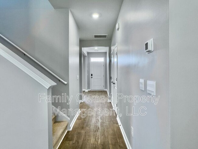 Building Photo - 422 Blue Elderberry Run