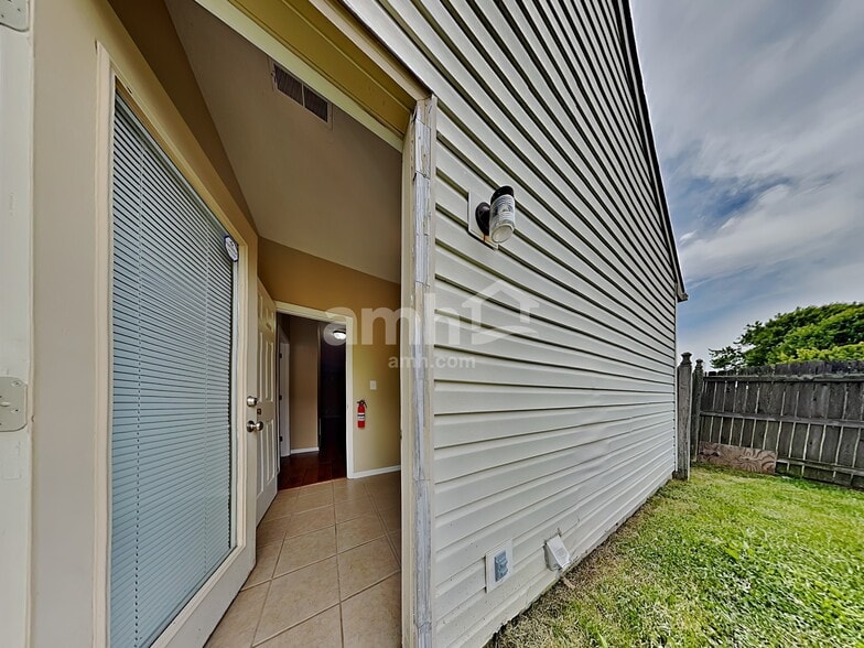 Building Photo - 1472 Egret Ln
