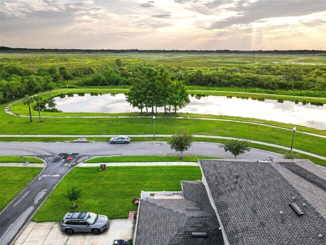 Building Photo - 4800 Riverwalk Dr