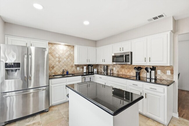 Building Photo - 3533 Arbuckle Dr