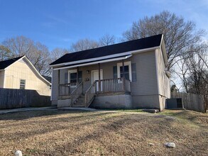 Building Photo - 4 Bedroom  Home in Gastonia - Hardwood Floors, Spacious Rooms!!!