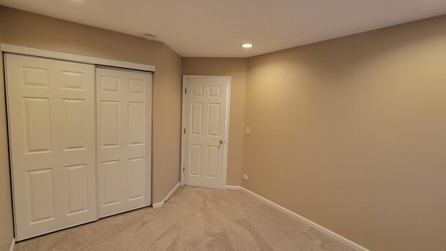 Building Photo - 2765 S Cedar Glen Dr