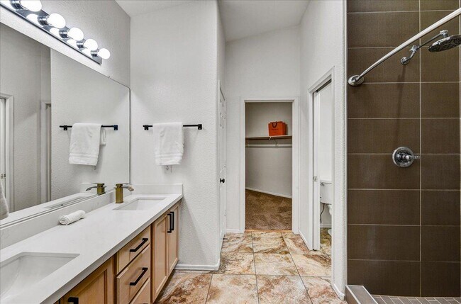 Building Photo - 3247 E Maldonado Dr