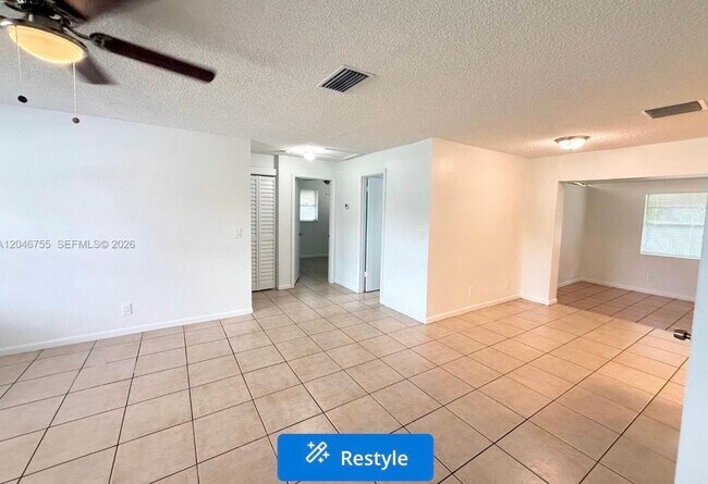 Building Photo - 12096 Dolphin Dr