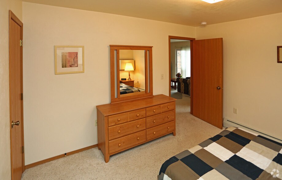 Bedroom - Grand Avenue Luxury Apartment Homes