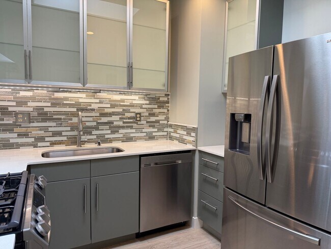Building Photo - Rare Live/Work or Residential Opportunity in the Heart of North Oak Park!