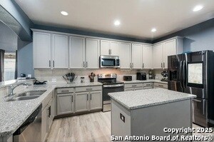 Building Photo - 8252 Breezy Cv