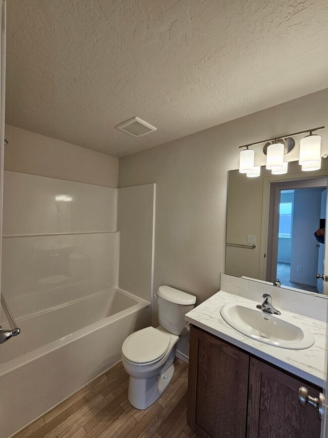 Building Photo - Brand New 3 Bed / 2.5 Bath Duplex – Available Now!