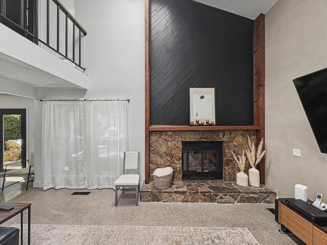 Building Photo - 9608 Merion Cir NE