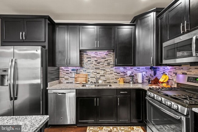 Building Photo - 43151 Wealdstone Terrace