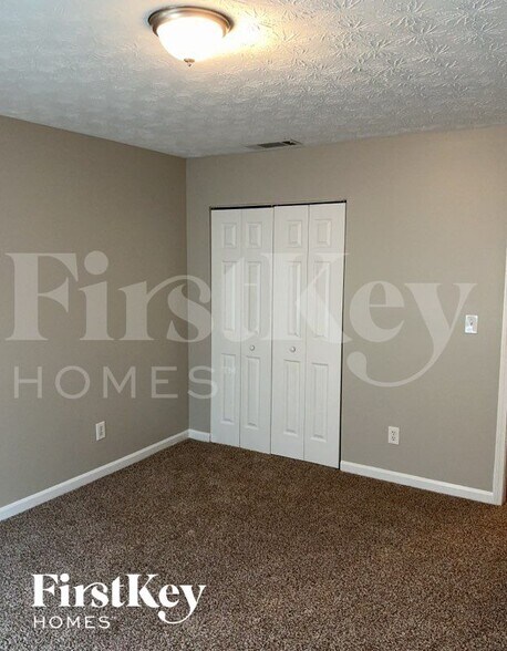 Building Photo - 738 Baskins Cir
