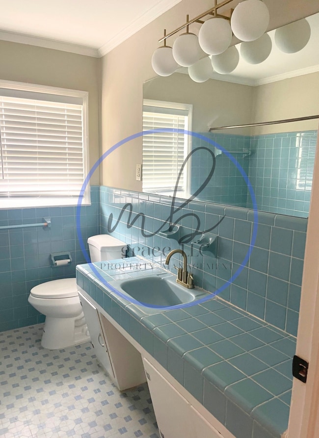 Building Photo - 5705 Creighton St