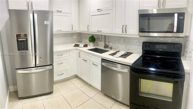Building Photo - 4255 N University Dr