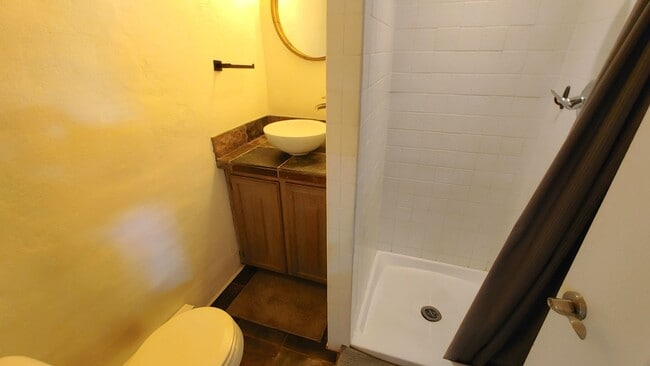 Building Photo - 1st Month Free! Old Town Charm! 2 Bedroom ...