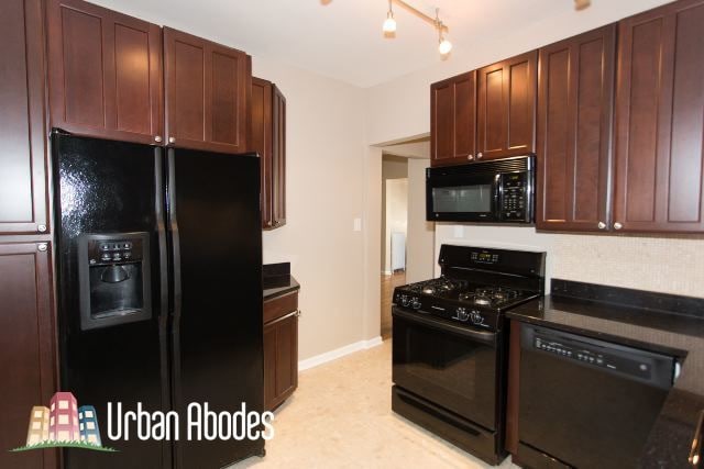 Building Photo - 4312 N Clarendon Ave