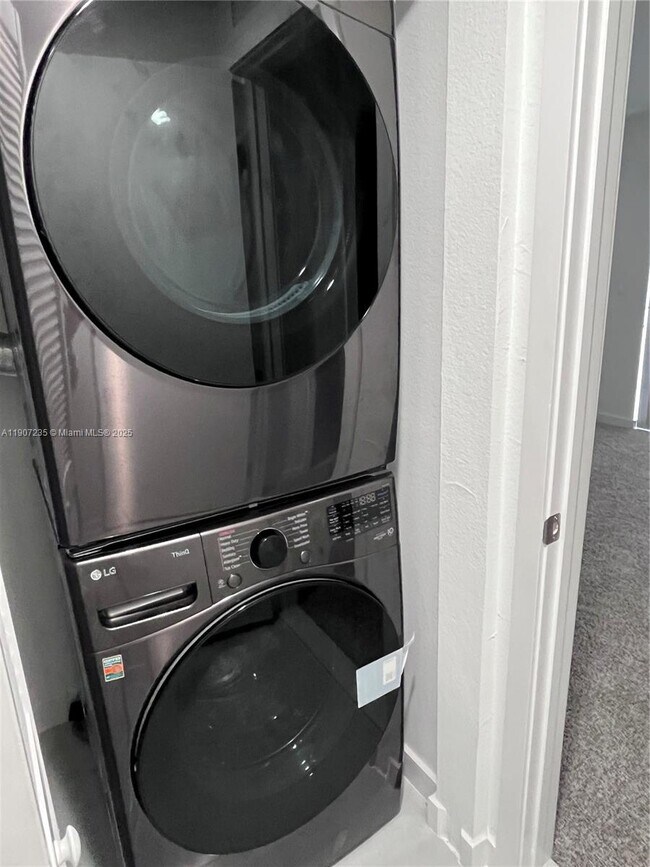 Building Photo - 14559 SW 261 St Ter