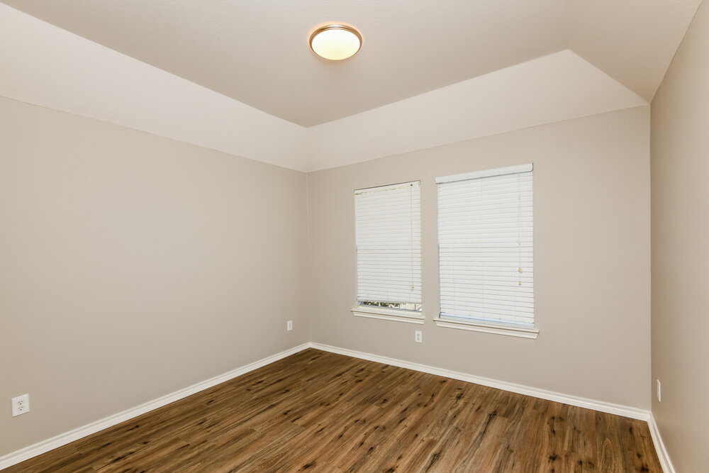 Building Photo - 6910 Shore Breeze Ct