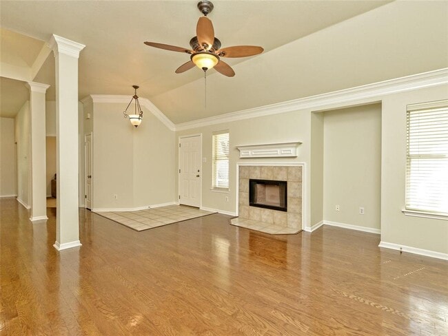 Building Photo - 11 Troon Dr