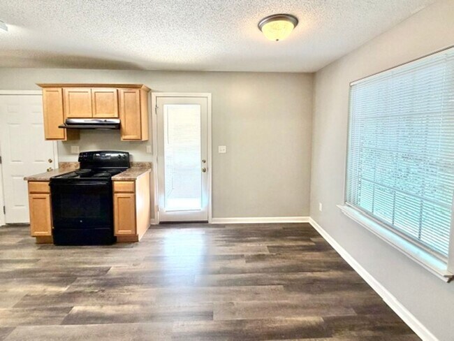 Building Photo - 1039 Crayton Ridge Dr