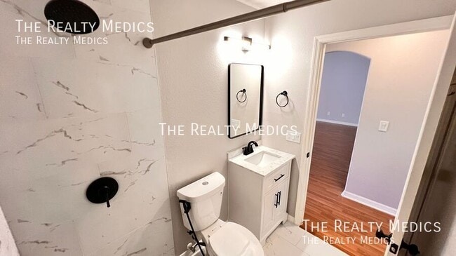 Building Photo - 2132 Falkner Rd