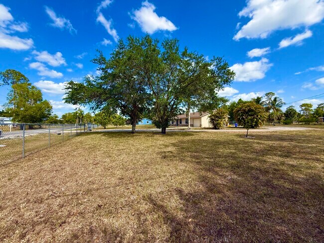 Building Photo - 16394 Pimlico Dr E