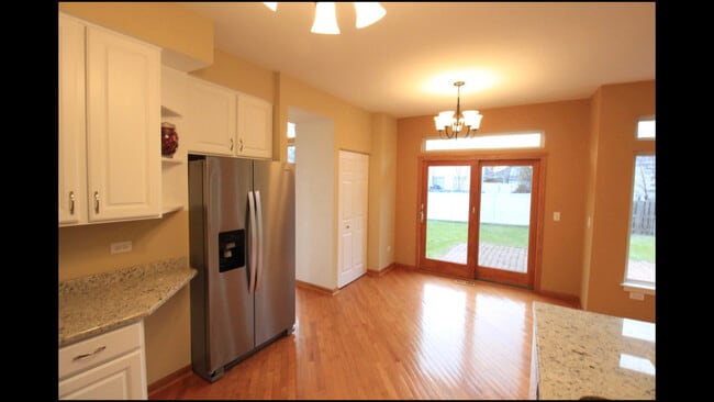 Building Photo - 217 Sparrow Ln