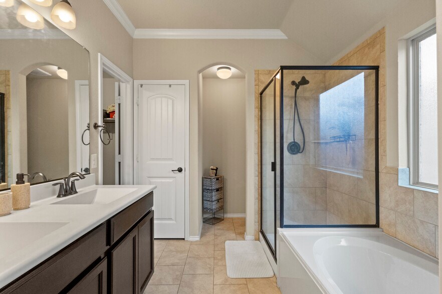 Building Photo - 617 Wounded Knee Dr