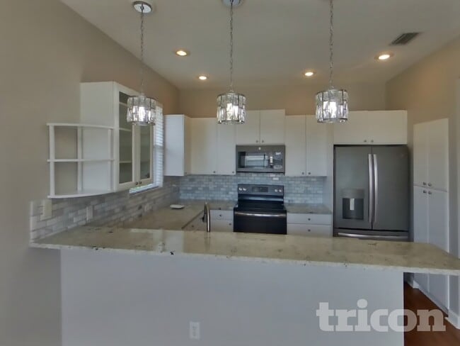 Building Photo - 9208 64th Ct E