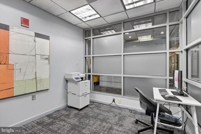 Building Photo - 1300 N St NW