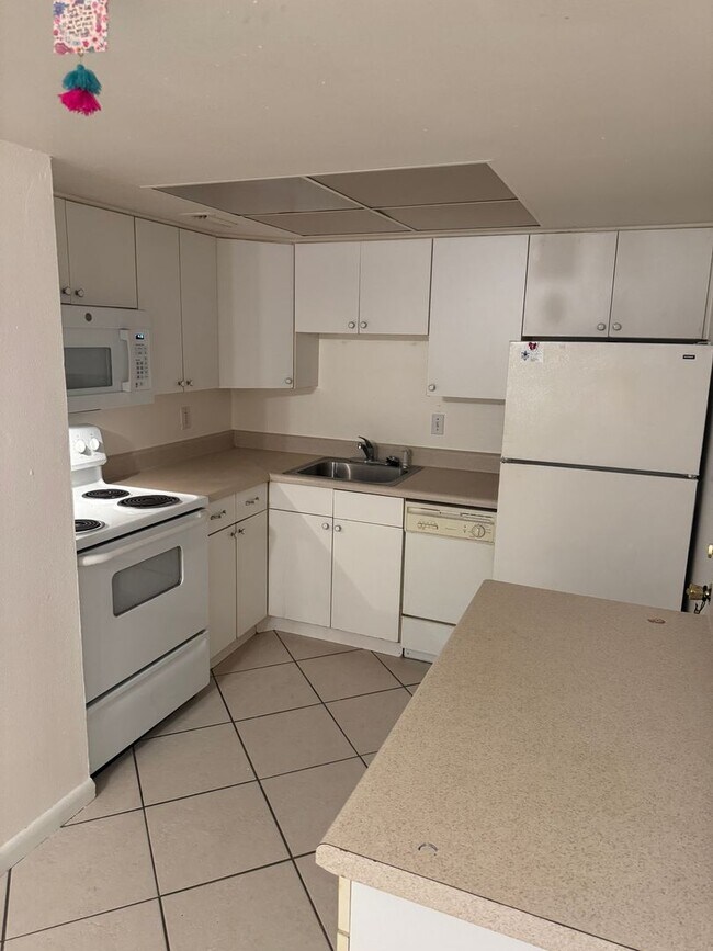 Building Photo - 2BR 2BA CONDO LOCATED CLOSE TO PORT CANAVERAL