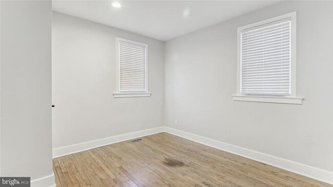 Building Photo - 50 53rd St SE