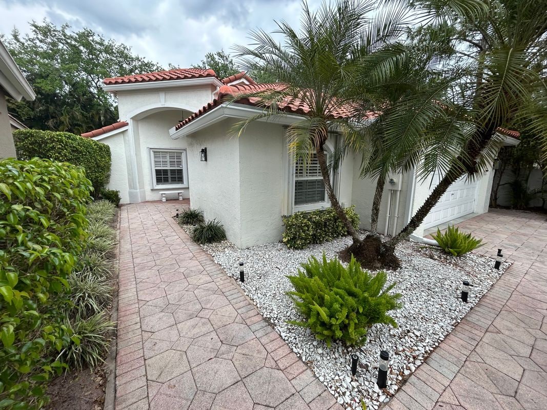 Building Photo - 5153 Brookview Dr
