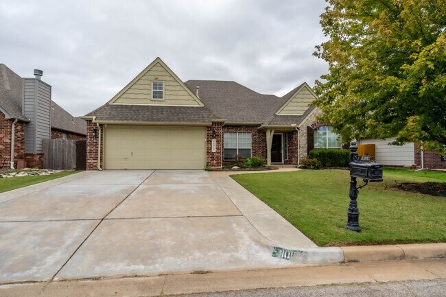Primary Photo - Beautiful 4 Bed 2.5 Bath Property in South...